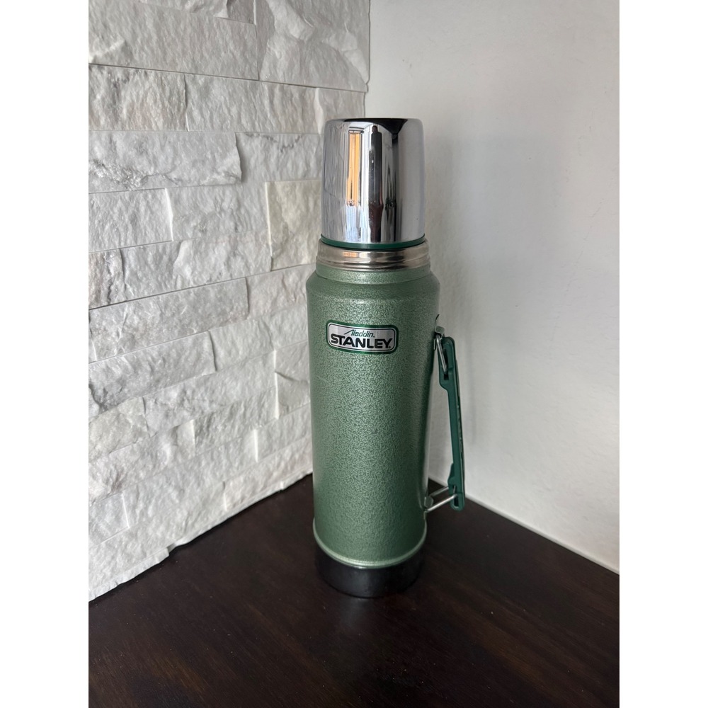 Vintage Aladdin Stanley Thermos Hammertone Green 1 Quart Vacuum Bottle A-944DH